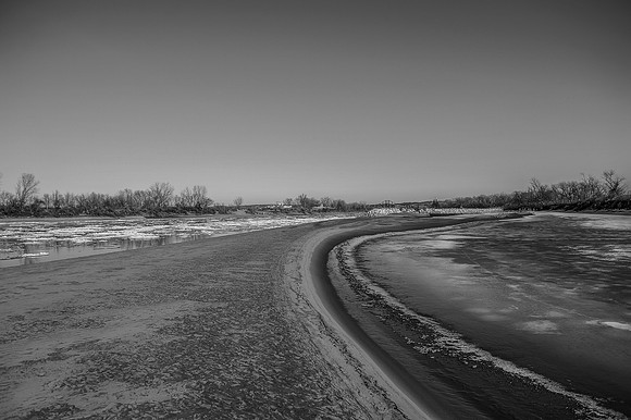 Half Frozen Missouri River on the Iowa side 2013