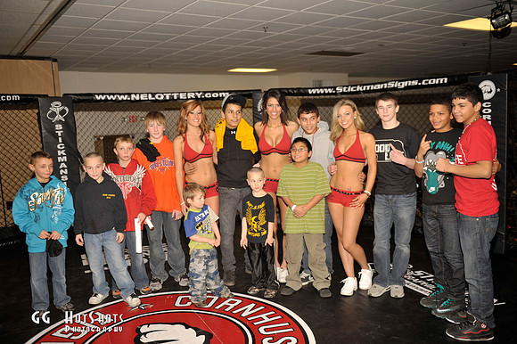 Fans, Pre-Fight, Staff and Sponsors_ (3)