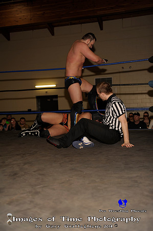 Match 1_ The Omaha Chainsaw vs Derek Cornell_ (13)
