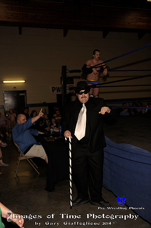 Match 5_ Darren 'Thunder' Russell vs Joey Daniels and L-Ray with Mananger Axel Greece_ (25)