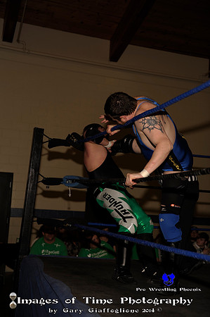 Match 5_ Darren 'Thunder' Russell vs Joey Daniels and L-Ray with Mananger Axel Greece_ (23)