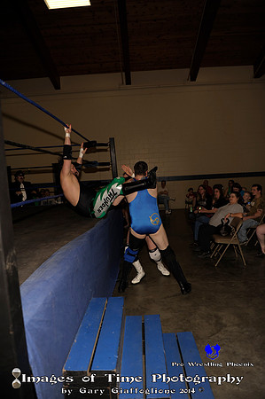 Match 5_ Darren 'Thunder' Russell vs Joey Daniels and L-Ray with Mananger Axel Greece_ (14)
