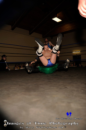 Match 5_ Darren 'Thunder' Russell vs Joey Daniels and L-Ray with Mananger Axel Greece_ (21)